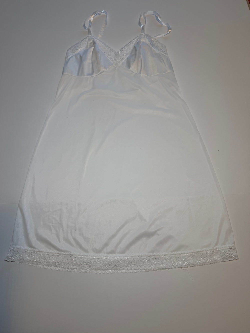 Cabernet White Lace-Trim Chemise Slip